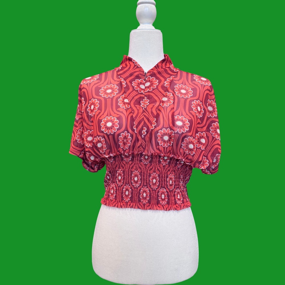 Urban Outfitters Smocked Floral Top Womens S Red Retro V-Neck Excellent Boho
